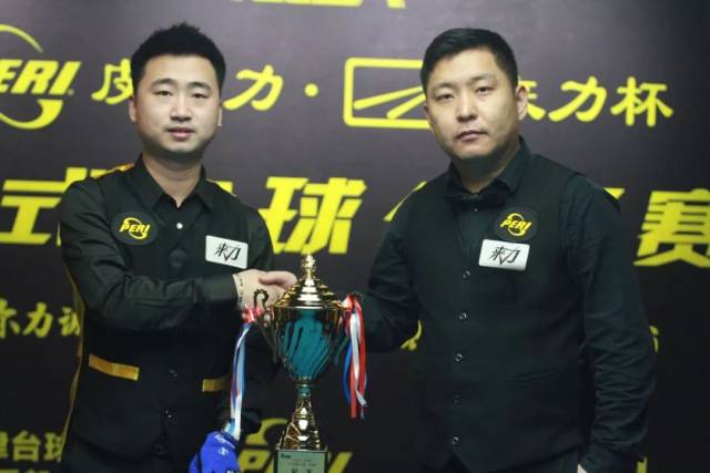 艰难中度过 艰难中度过